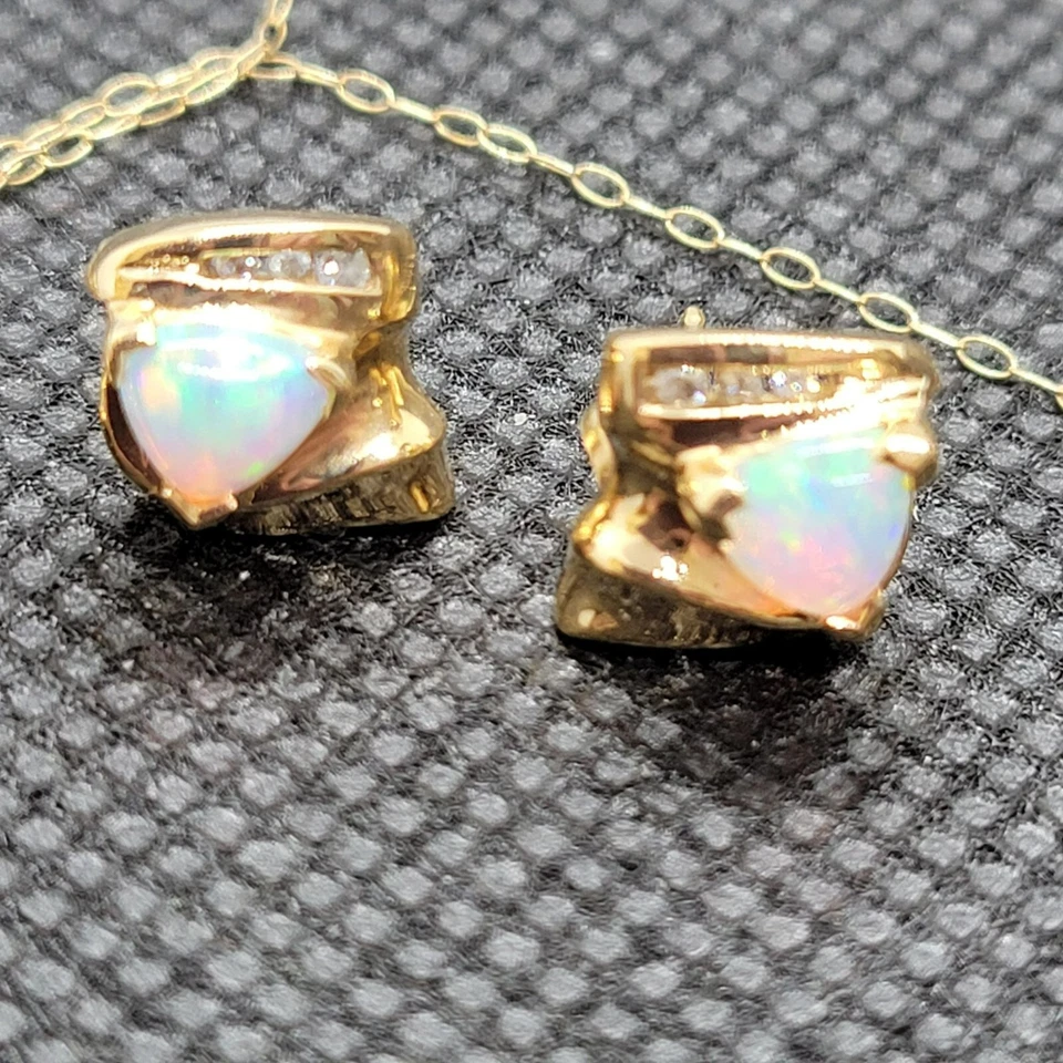 КОМПЛЕКТ изящный 14k огонь опал и бриллиант ожерелье и серьги комплект помечен T и C - Изображение 3 из 4