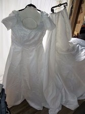 Alfred Angelo Women's Size 14/16 Dress w/ Headpiece, Attached Crinoline & Detach