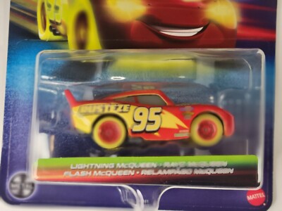 2023 Disney Pixar Cars - Glow Racers - Lightning McQueen - Glows