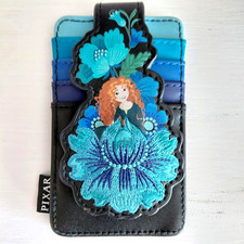 Tarjetero Loungefly Disney Pixar Brave Edición Limitada Mérida Con Su Familia