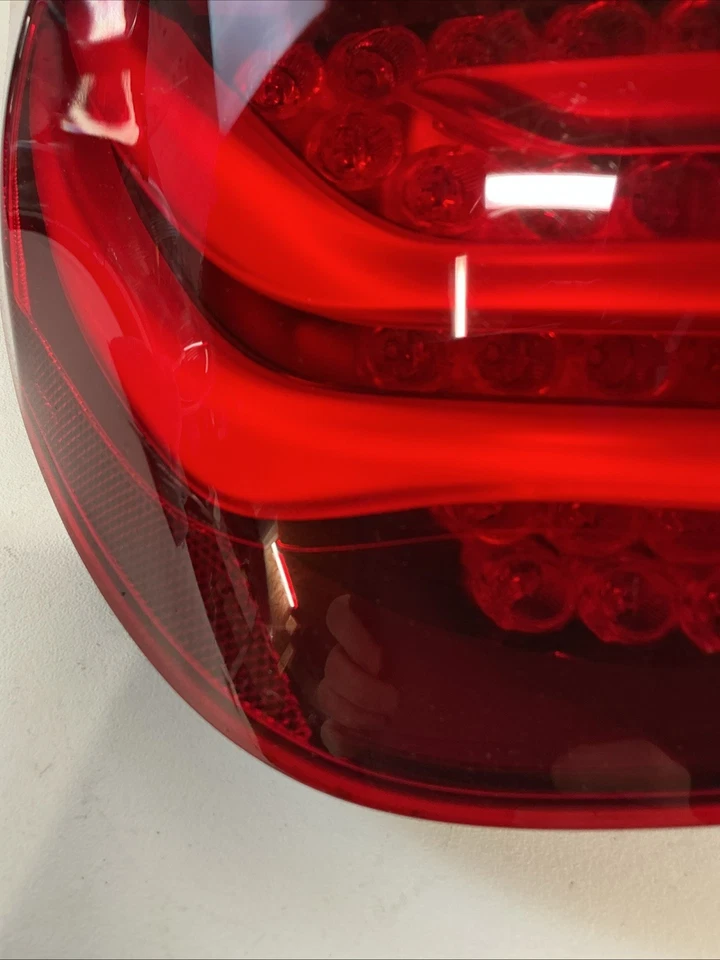 Luz trasera izquierda exterior BMW 750LI 2013-2015 LCI OEM Foto 4 de 4