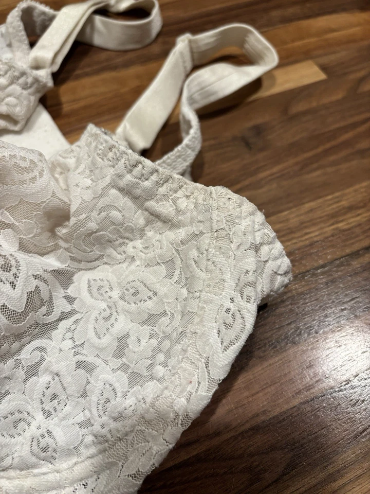 Sujetador con aros de encaje blanco transparente con detalle de lazo - 36DD Foto 4 de 4