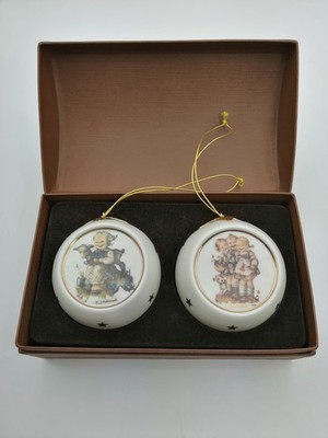 Goebel M.I. Hummel Porzellan 2x Christbaumkugeln in dekorativer Box Baumschmuck
