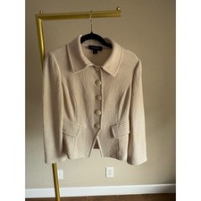 St. John Blazer Beige Knit Boucl  Button Front Size 4 Old Money Quiet Luxury