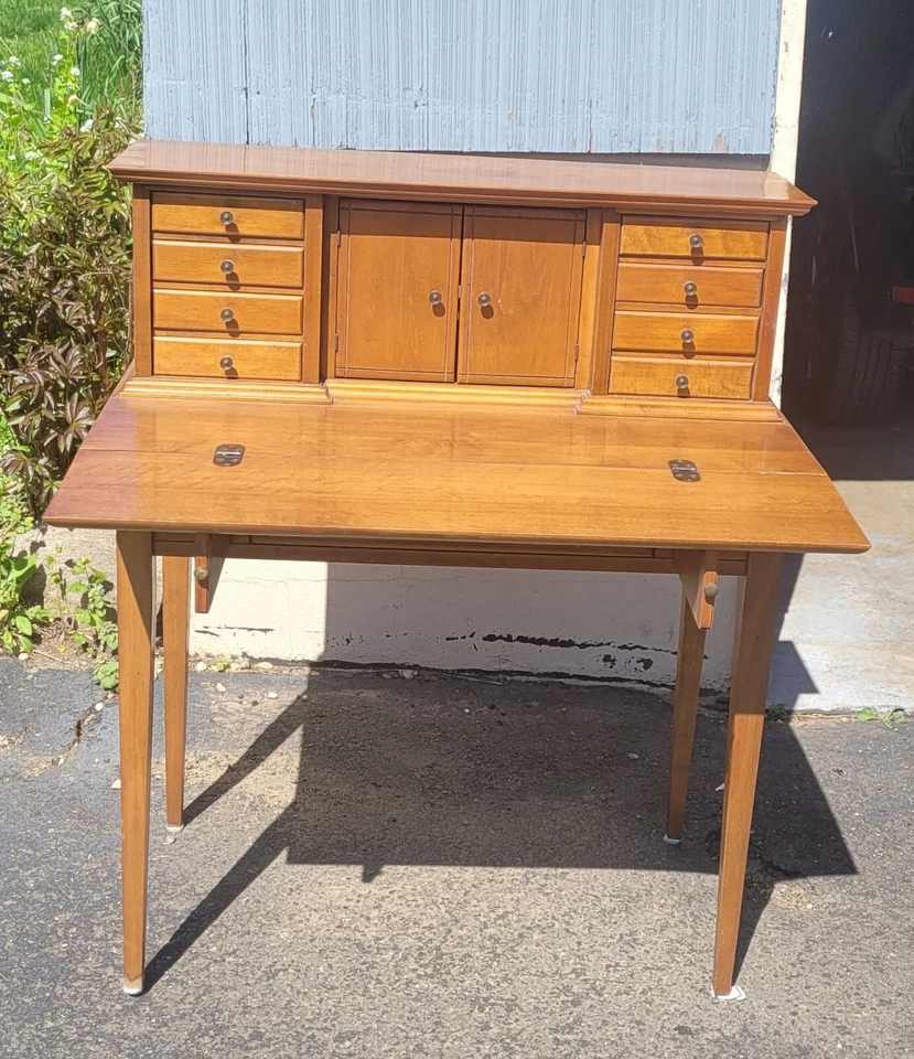 Escritorio A Beals of Portland Maine secretaria de arce damas Foto 3 de 4