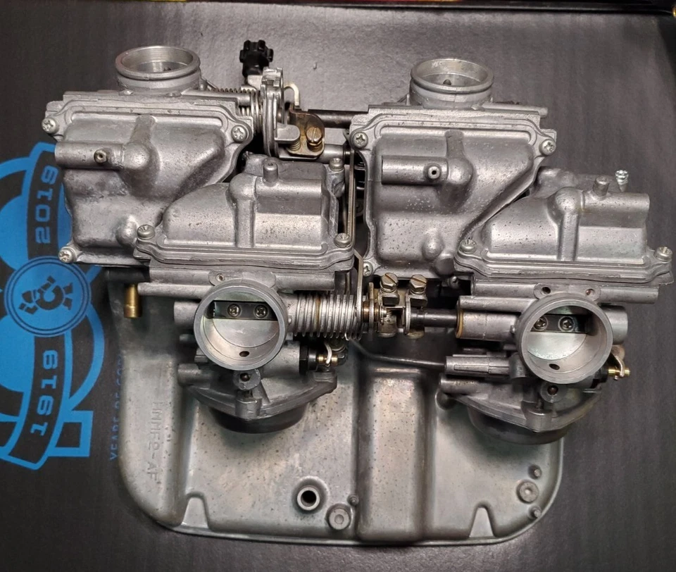 Honda VF500 V30 Profesional Carburador Limpieza y Reconstrucción Servicio Magna 500 INTERCEPTOR Foto 4 de 4