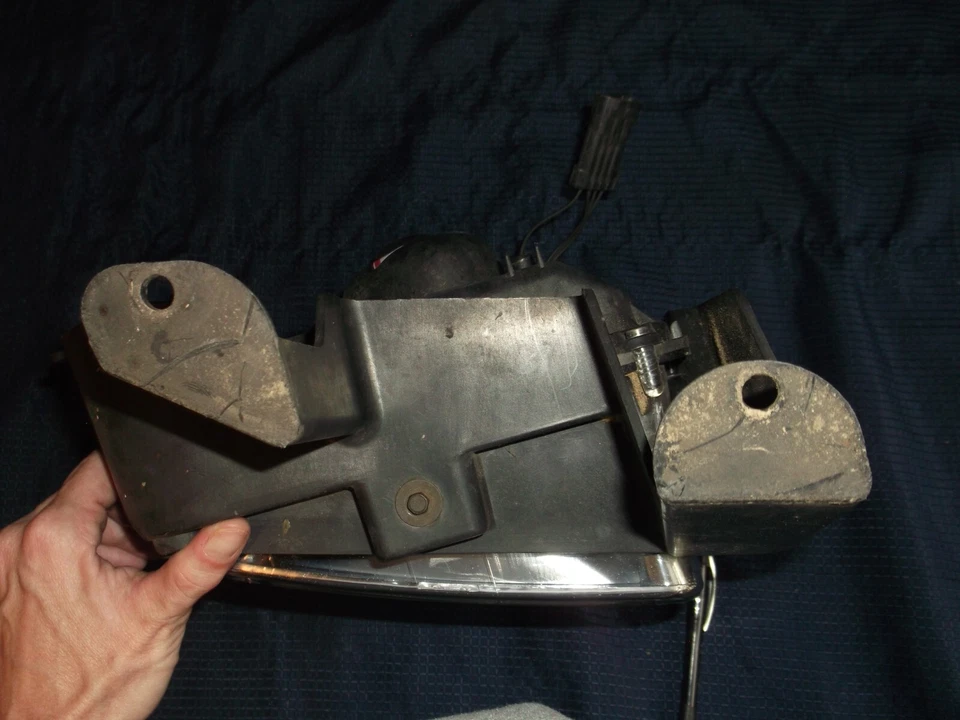 Conjunto de luces antiniebla lado conductor y pasajero para Cadillac SRX 2004-2009 Foto 3 de 4