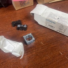 Siemens Black Selector Switch | 3SB36 10-2SA11 | New