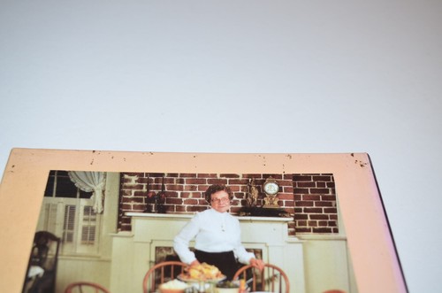 Famous Recipes Mrs Wilkes Boarding House Historic Savannah Cookbook HB Spiral - Imagen 4 de 12