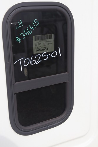 2018-2025 FREIGHTLINER CASCADIA 125 REAR LEFT SIDE CAB SLEEPER WINDOW GLASS OEM