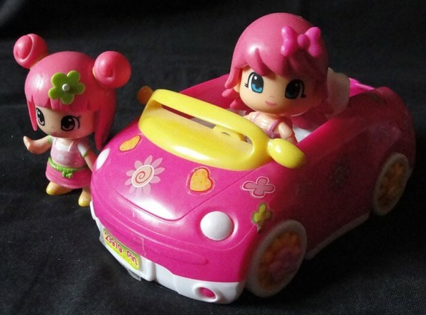 COCHE ROSA DESCAPOTABLE PIN Y PON CON 2 FIGURAS - FAMOSA - 