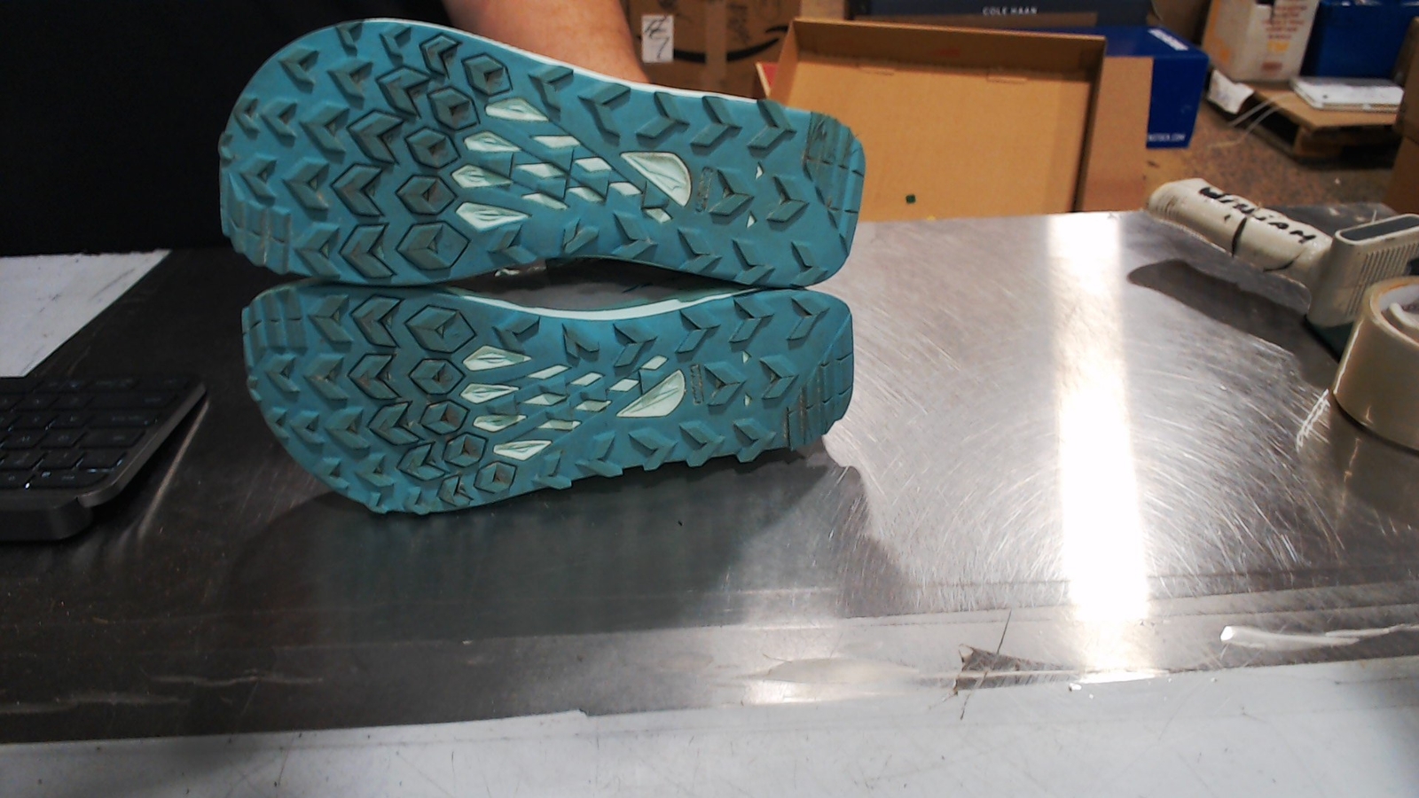 Usat comeo_altra nuovo_ sc daail trailng runni donn Lone Pe 7 igio grigio chiaro ro