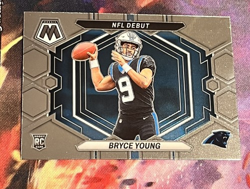 BRYCE YOUNG NFL DEBUTTO 2023 Mosaic Carolina Panthers Base Rookie RC - Foto 2 di 4