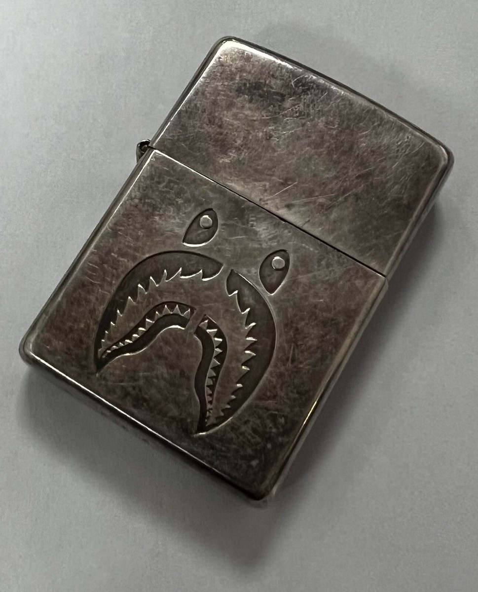 小物 A BATHING APE zippo A BATHING APE® OFFICIAL - ZIPPO® LIGHTER 高い耐久性・耐風性