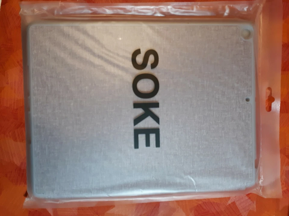 Soke iPad 9.7 6th Generation violet. New in package - Image 3 of 3