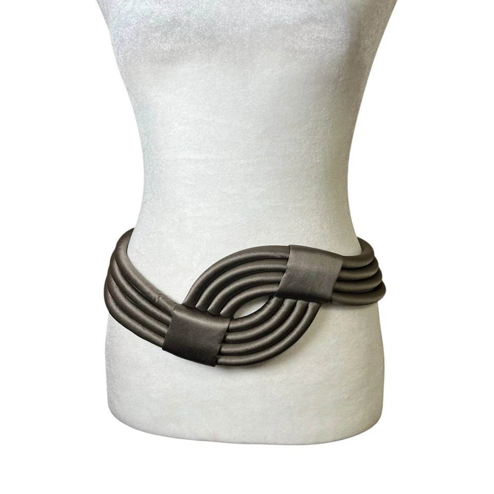 Cinturón ancho llamativo ESCADA para mujer cuero de becerro de seda anudado en capas talla 44 EE. UU. 12 Foto 2 de 4