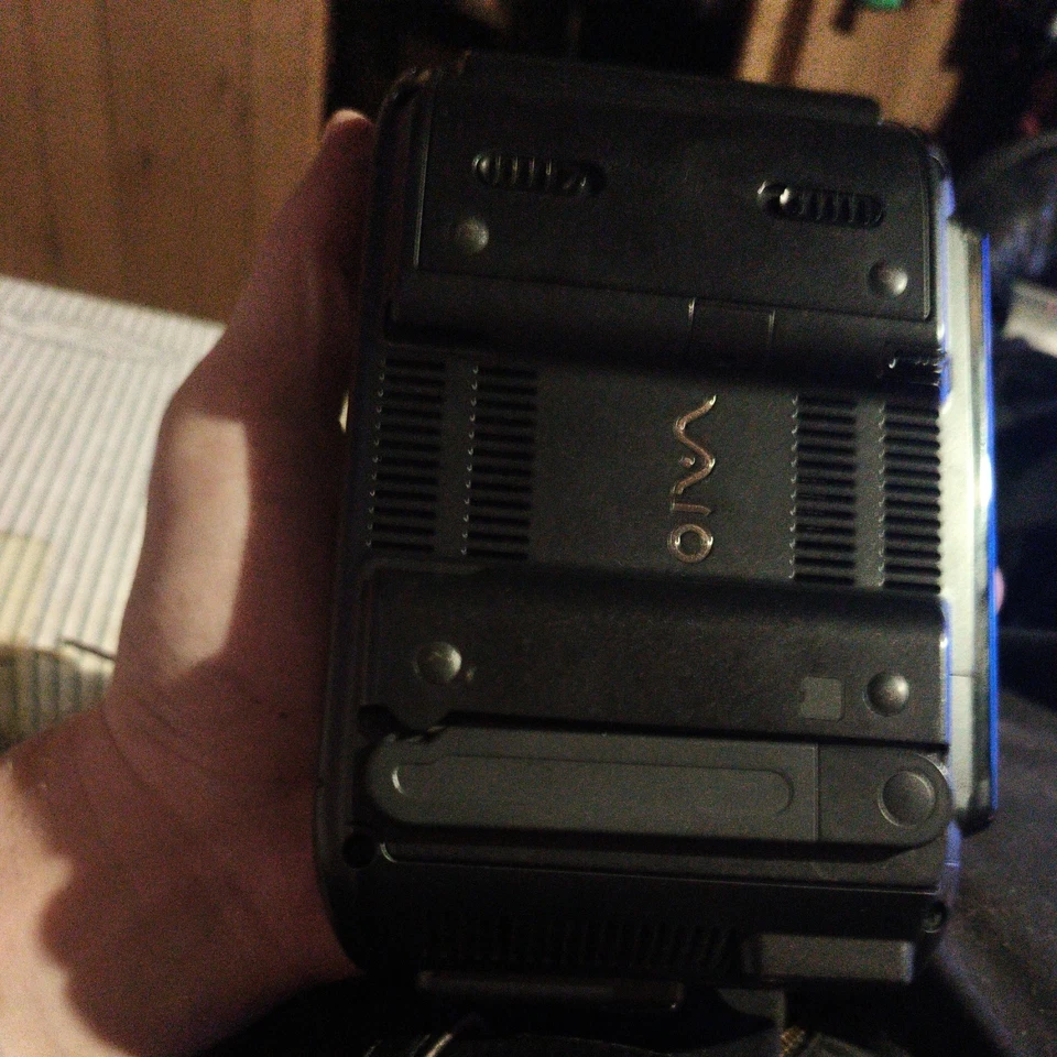 Micro portátil Sony VAIO 4,5 pulgadas 1 GB RAM 40 GB HD (VGN-UX280P) Foto 2 de 3