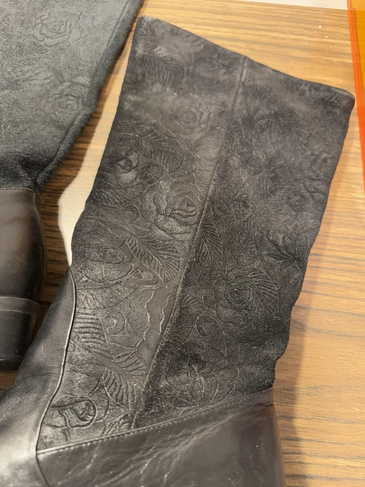 Markon Womens Boots Black Floral Embossed Suede Mid Calf 9M - Image 3 of 4