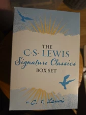 The C.S. Lewis Signature Classics Box Set 9 Books Paperback