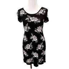 Freshman Black Rose Sweater Dress Knit size M Women Short Sleeve