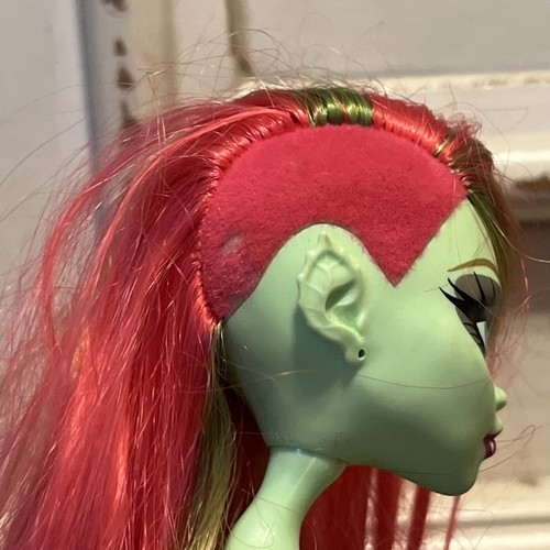 Monster High Venus Mcflytrap Doll! Incomplete! - Picture 7 of 10