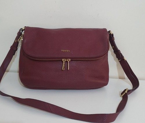 Fossil burgundy leather medium 