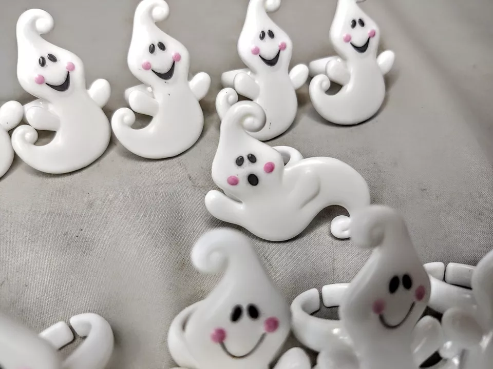 Juego de 12 anillos de plástico para adornar cupcakes pastel fantasma suministros para fiestas de Halloween Foto 3 de 4
