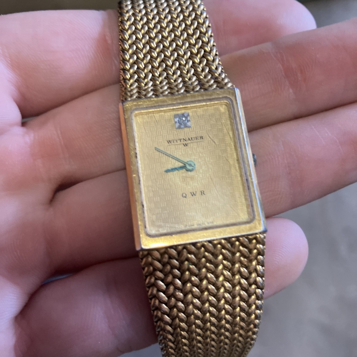VINTAGE WITTNAUER GOLD TONE RECTANGLE QUARTZ WATCH SWISS MADE Wittnauer Tank Watch Men 25mm Champagne Dial Gold Tone  main image 4