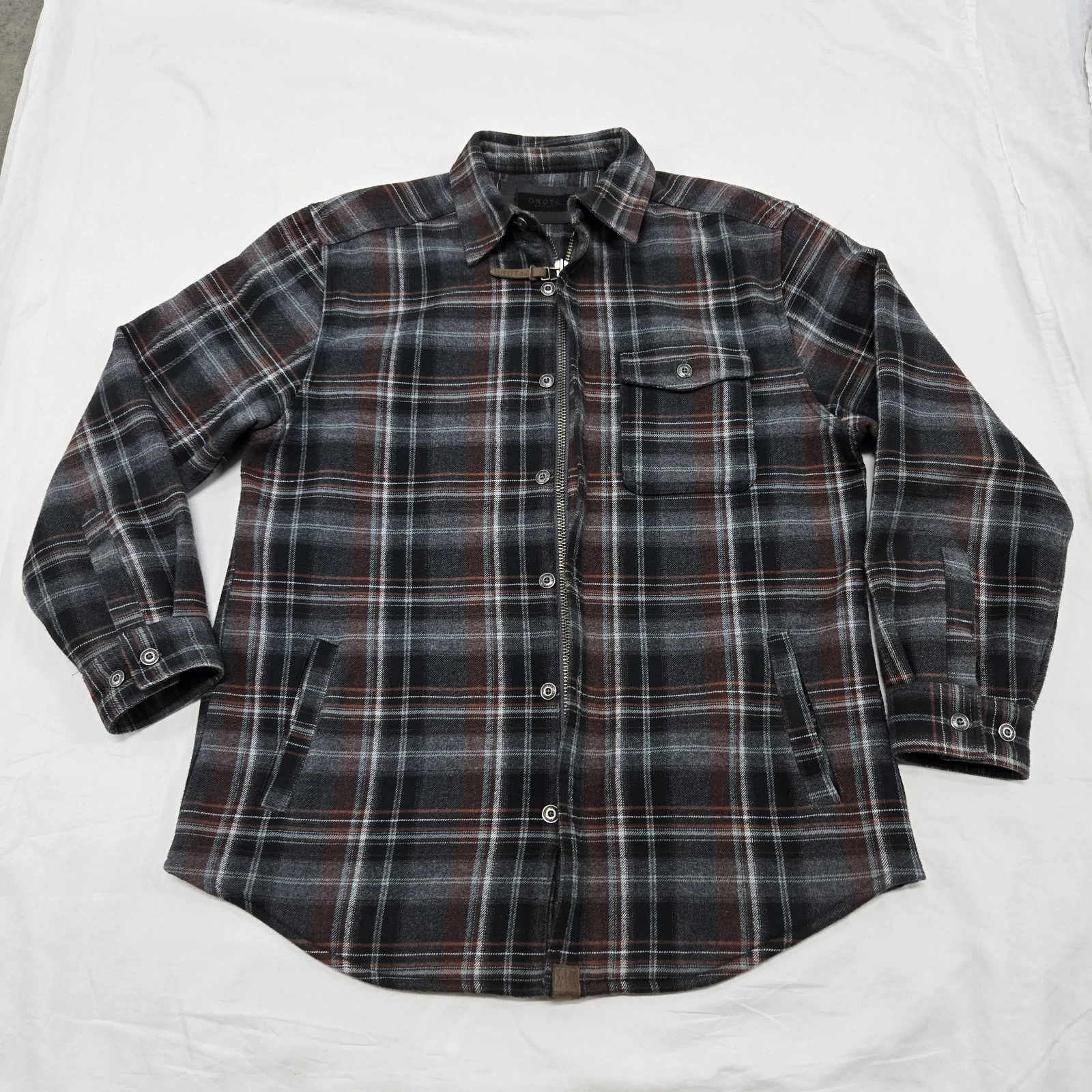EUC Men's LARGE Dakota Grizzly Wade Plaid Flannel Jacket Charcoal Button Up Zip