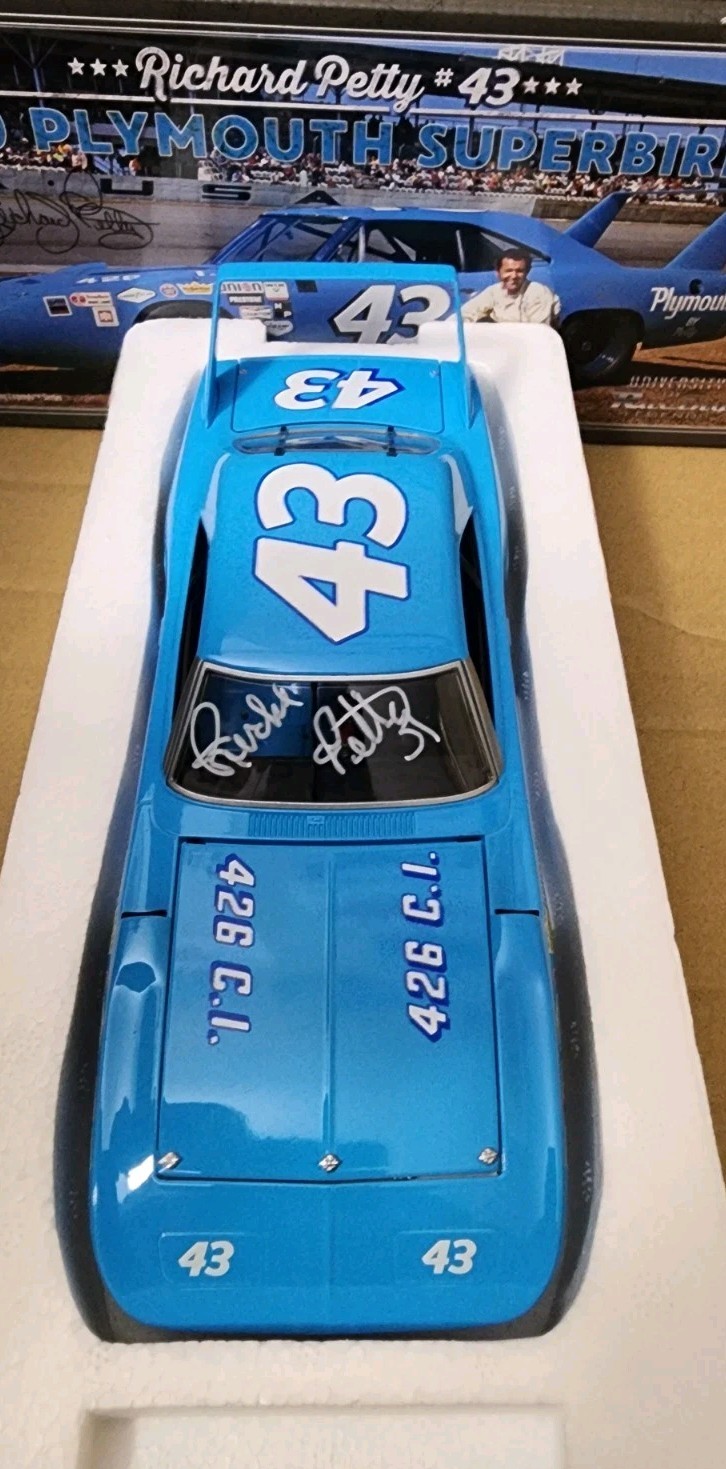 Richard Petty #43 Plymouth Superbird AUTOGRAPHED 1/24th University of Racing