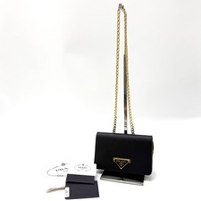 Prada Saffiano Dreieckslogo Klappen-Chain-Crossbody Tasche 1BP006 152797696