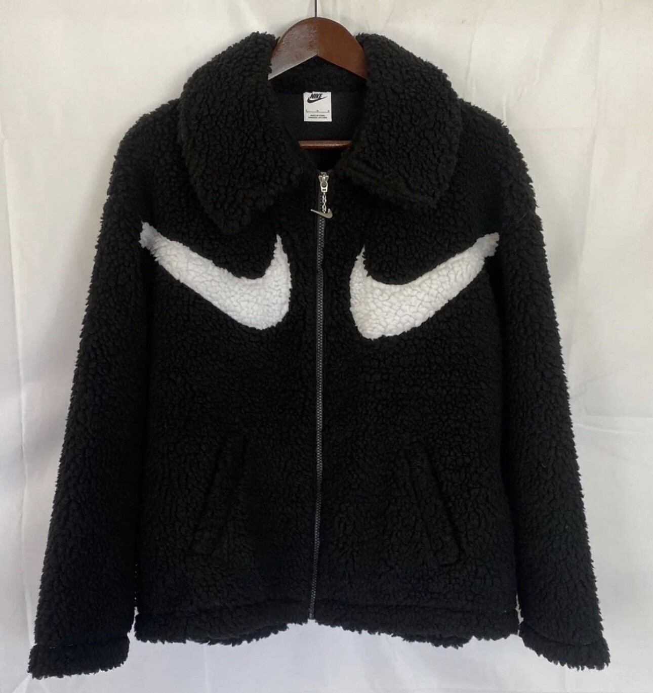 Nike NSW Swoosh Sherpa Jacket Black White Women’s Size Large DD5620010
