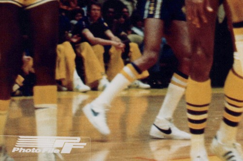 RICK BARRY signed Autographed "GOLDEN STATE WARRIORS" 8X10 PHOTO b HOF 1987 COA - Picture 3 of 4