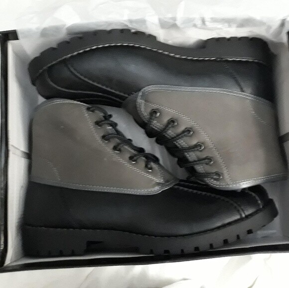 steve madden black duck boots