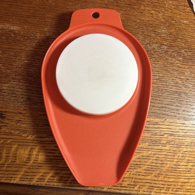 Tupperware Chop N Pour Orange Cutting Board No scraper #1432-3 Vintage