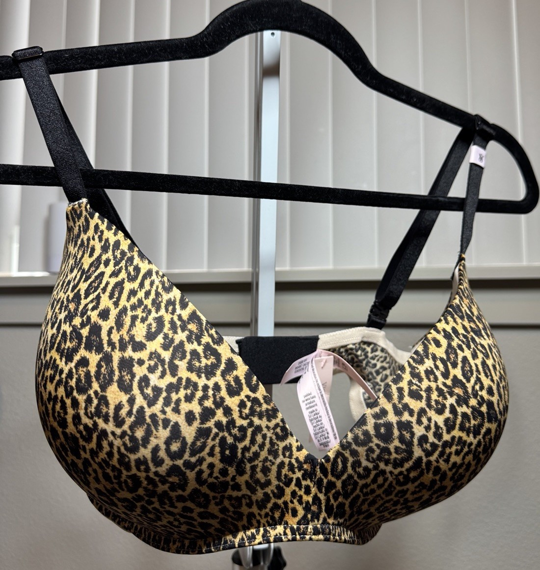 Victoria's Secret Leopard Print Padded Wireless Plunge Bra 36DDD
