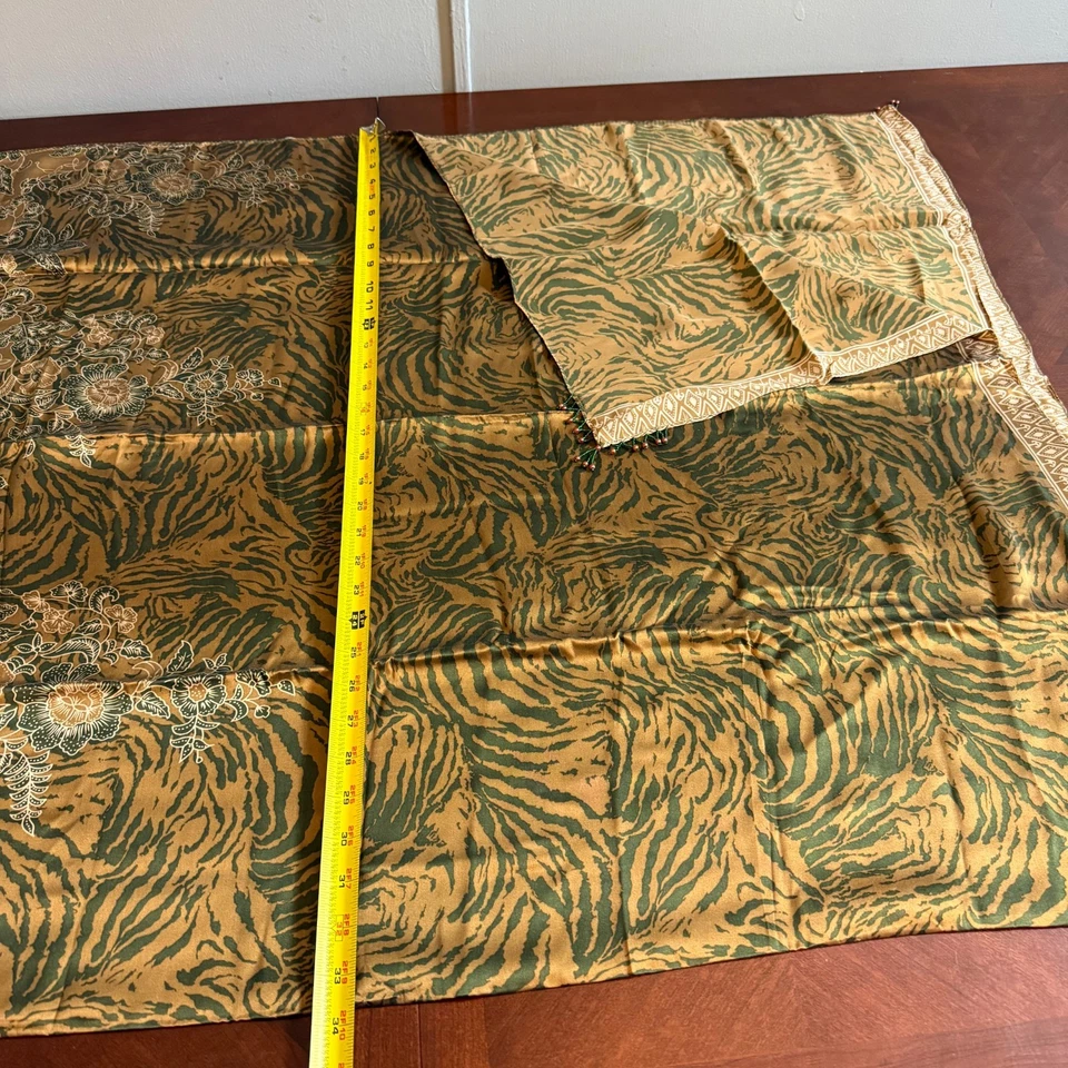 Bufanda vintage Y2K Victoria’s Secret 100 % seda estampado floral de tigre envoltura verde dorada Foto 3 de 4
