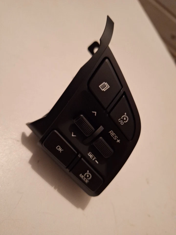 Nuevo interruptor de control de crucero GENUINO Hyundai Tucson TL 96720D72204X 2015-2019 Foto 3 de 4