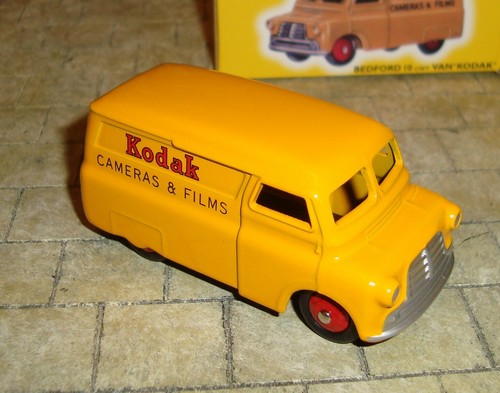 ATLAS - DINKY TOYS - FURGONE BEDFORD 10cwt - FOTOCAMERE E PELLICOLE KODAK - 480 - IMBALLATO - Foto 3 di 5