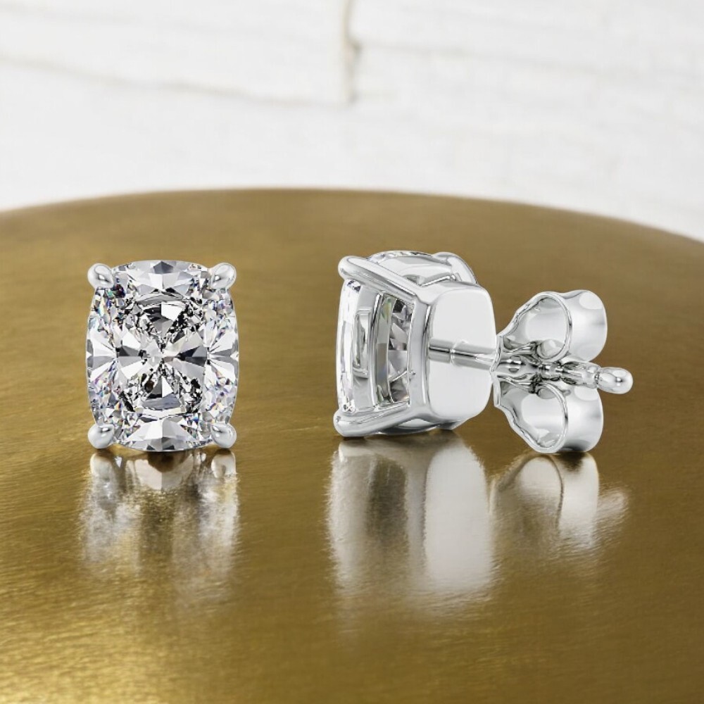 IGI Certified Lab Created Ct Cushion Cut Diamond Stud Earring