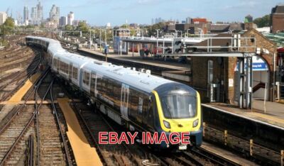FOTO KLASSE 701 701037 CLAPHAM JUNC BRANDNEU KLASSE 701 EMUS FÜR SÜDWESTEN