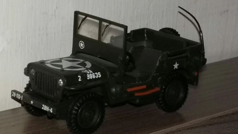 Die cast 1/43  JEEP WILLYS LIBERATION DE PARIS DE AGOSTINI BY VICTORIA  - Immagine 3 di 4