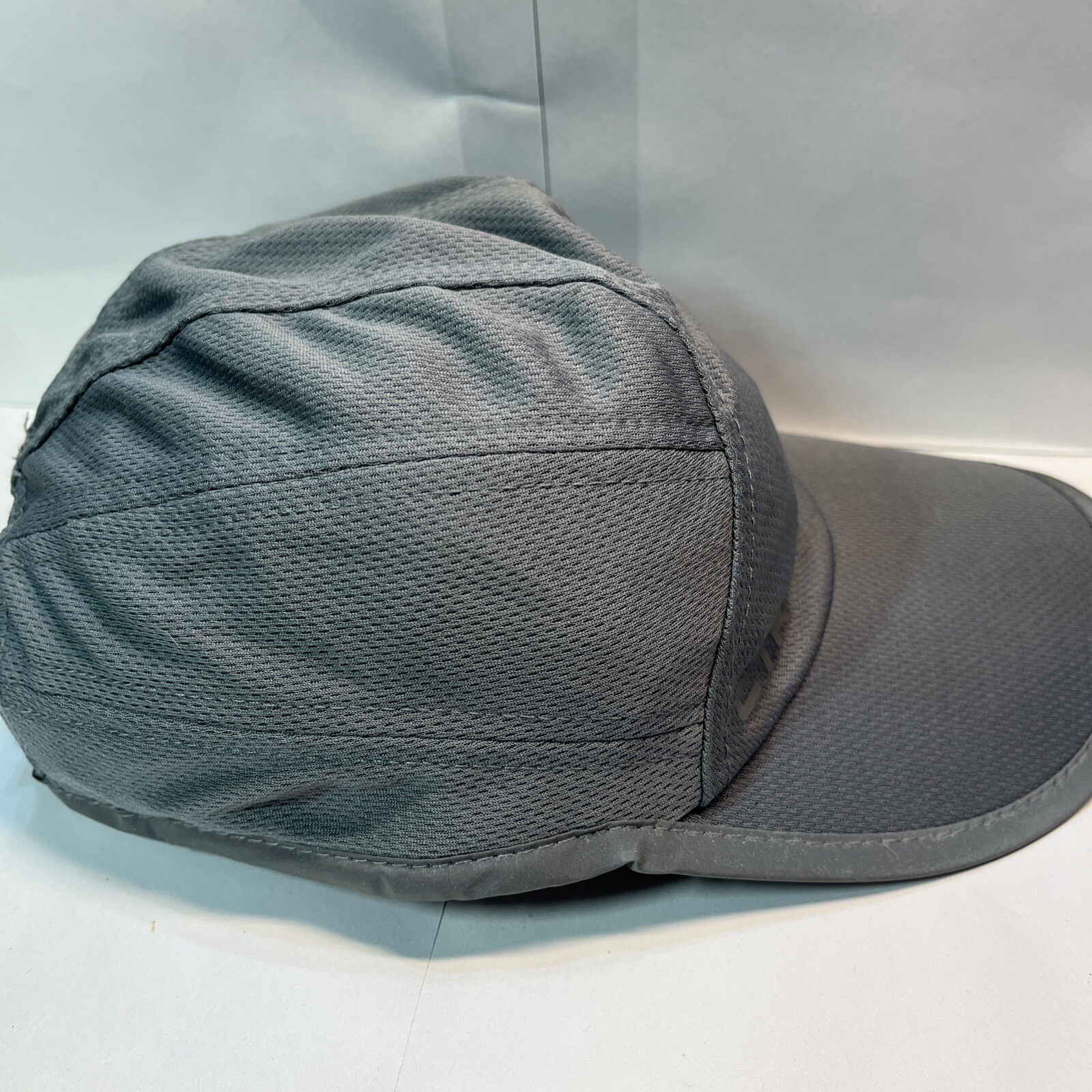 CTR Plain Gray/Silver Lightweight Running Breatha… - image 4