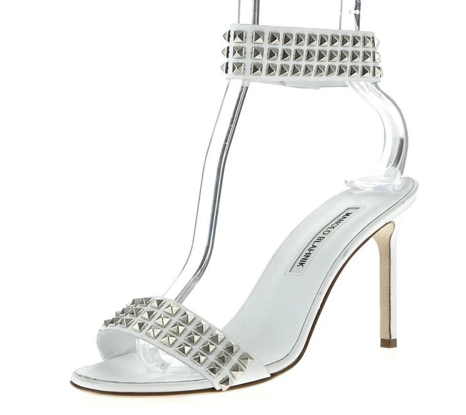 Sandálias Manolo Blahnik Rocco brancas com tachas de couro com tiras no tornozelo tamanho 39 novas - Imagem 3 de 4