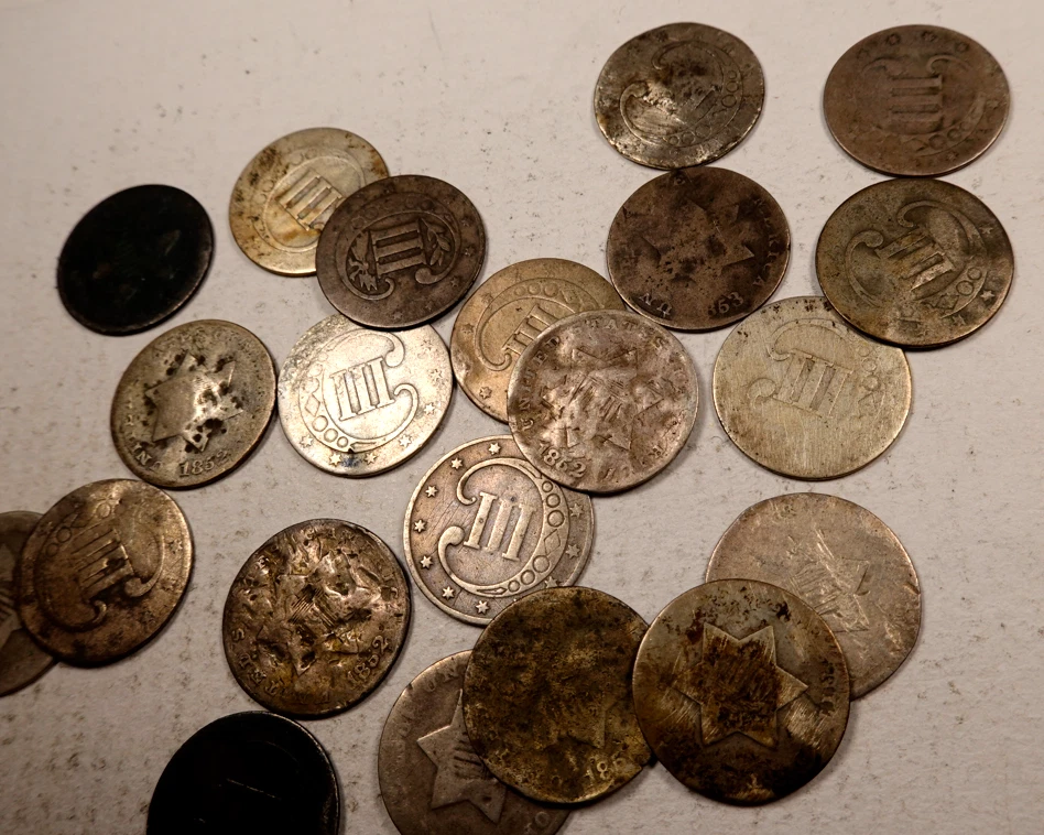 1x 1851-1873 Random SILVER Three Cent Coin (3 Cent) ~ AG/Good ~ 1 Coin With Date - Image 3 of 4