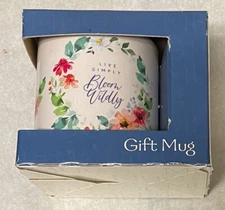 New Leanin' Tree 12 oz Coffee Mug MGW56461  “Live Simply Bloom Wildly”