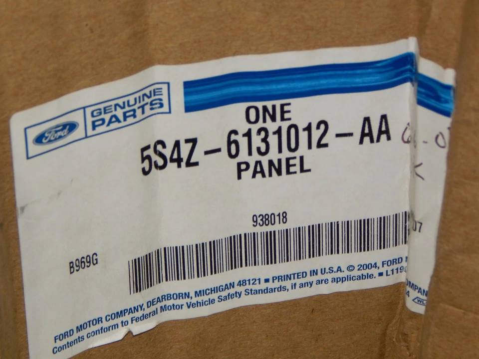 Nuevo panel interior de ajuste de cuarto inferior gris Ford Focus 2006-2007 fabricante de equipos originales Foto 4 de 4