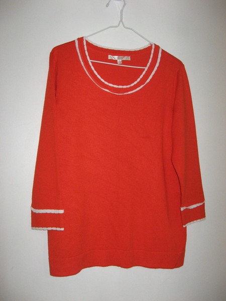 NONI B ORANGE WITH WHITE TRIM 3/4 SLEEVE JUMPER SIZE M