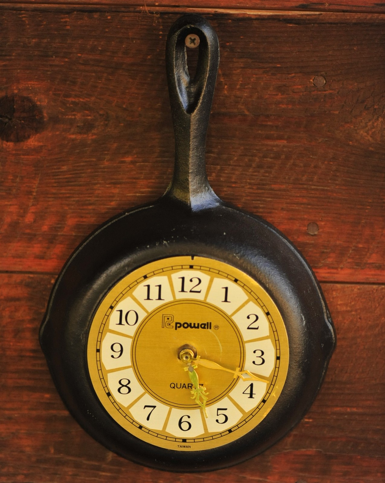 Vintage Powell Cast Iron Skillet Pan Wall Clock Cabin Rustic Kitchen Decor