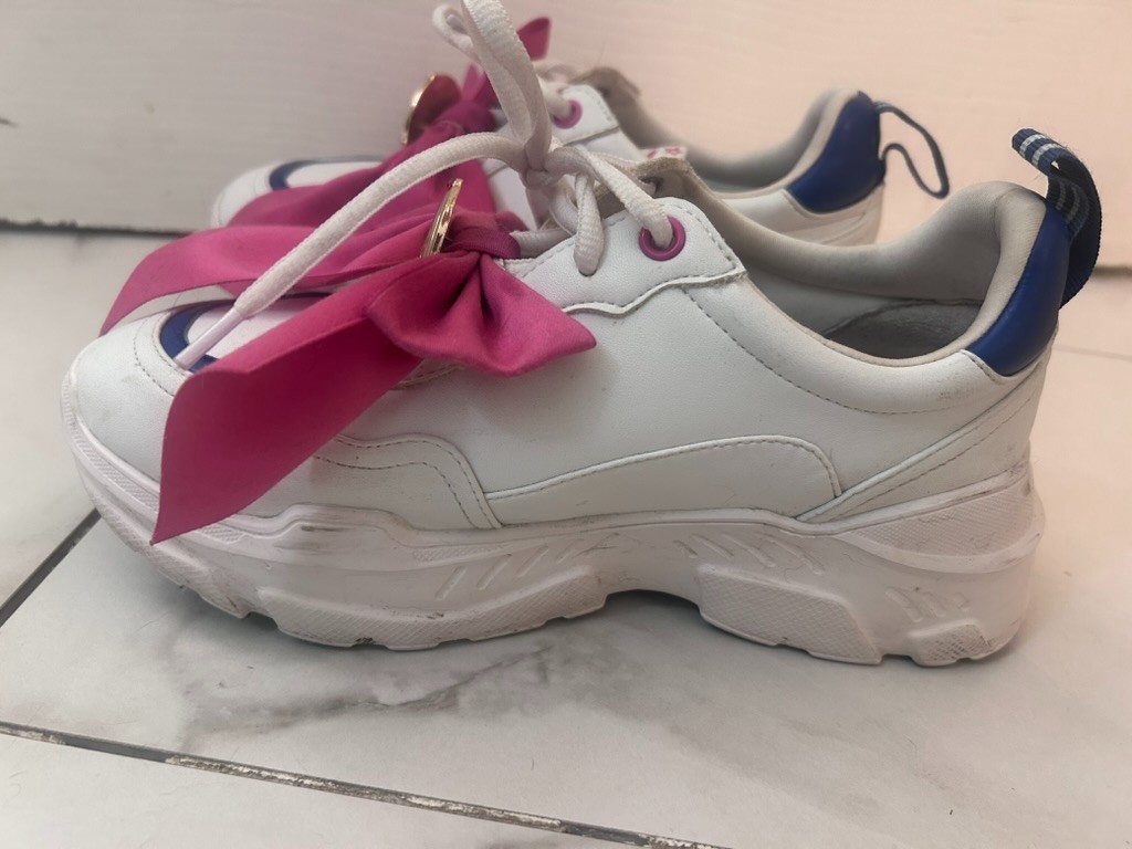 2511 Sailor Moon Ribbon Crystal Brooch Grace Gift Sneakers